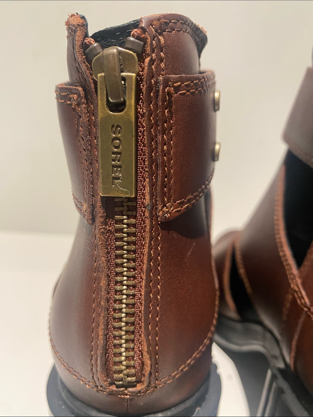NEW Sorel Platform Shoes With Cut Outs Brown And Black. Size 8. - Picture 4 of 15